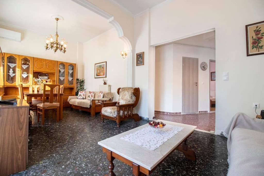 Vintage Charm Apt Near Centre 伊拉克利翁 外观 照片