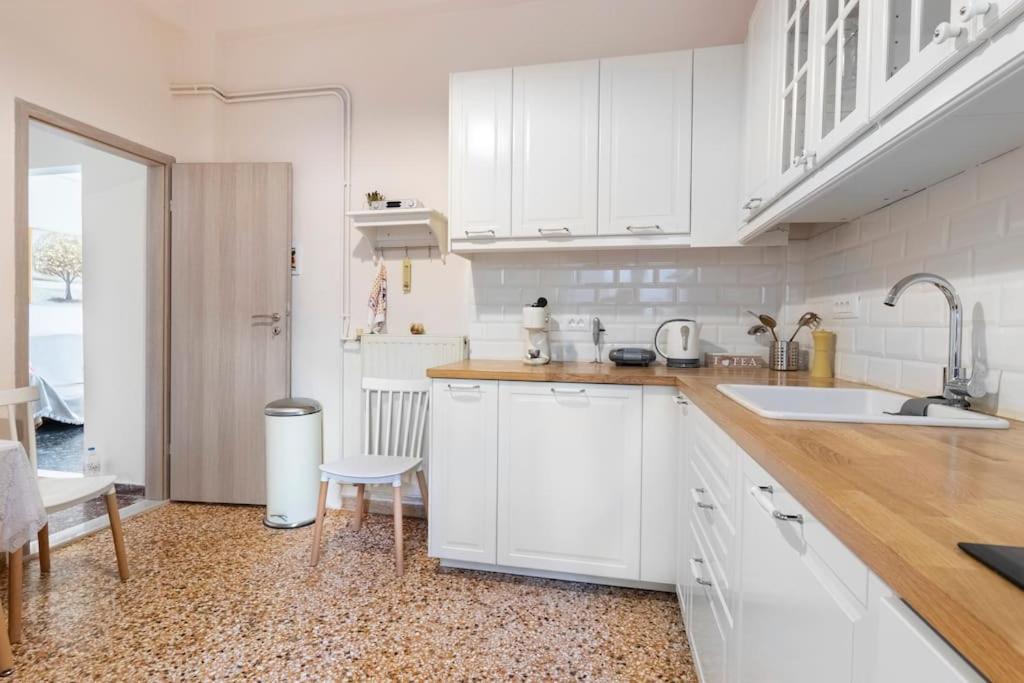Vintage Charm Apt Near Centre 伊拉克利翁 外观 照片